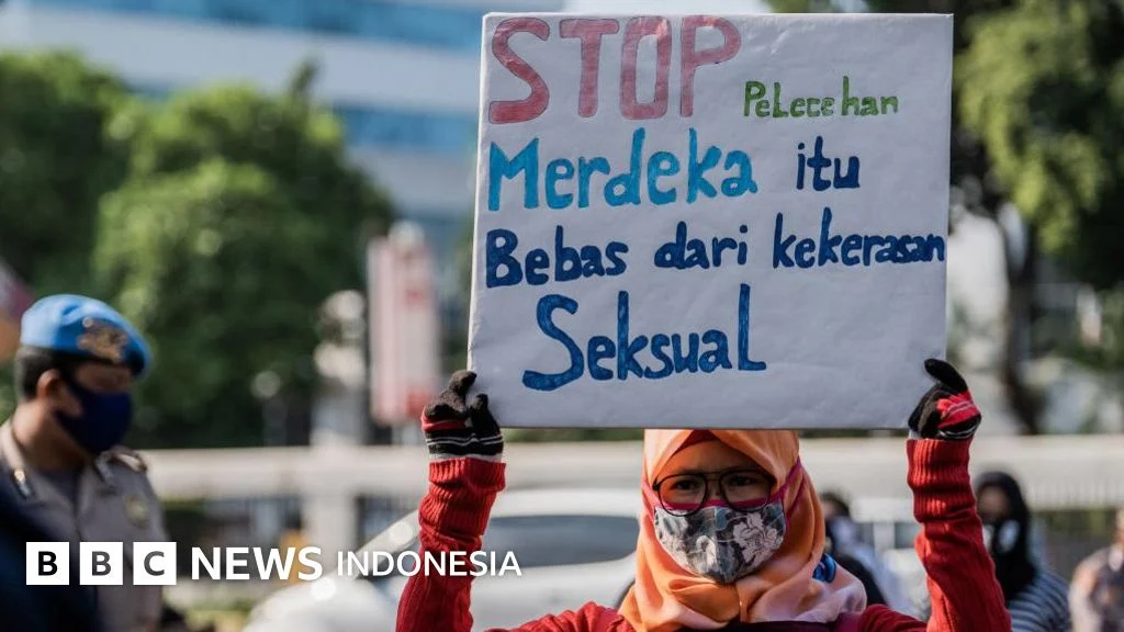 Kekacauan Berkecamuk di Indonesia: Persekusi Transpuan, Tabrakan Beruntun, dan Piala Dunia yang Membosankan