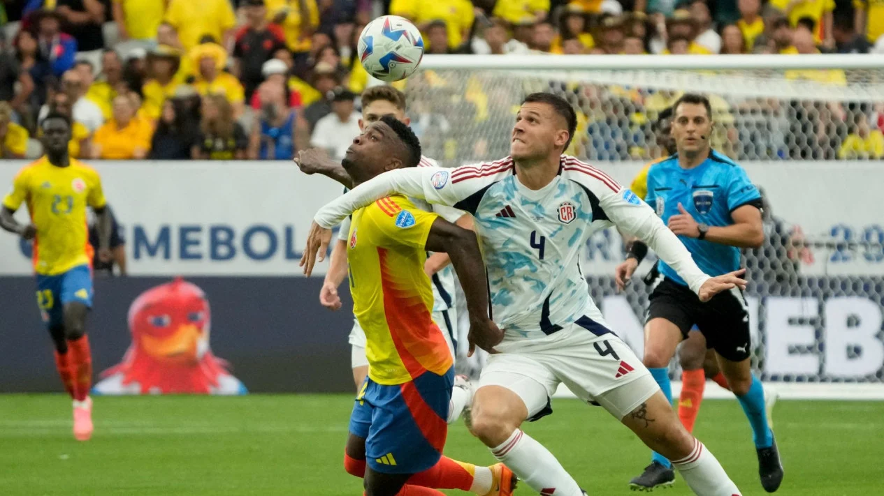 Pahlawan Penyelamat! Camilo Vargas Bawa Kolombia ke Puncak Grup, tapi Swiss Justru Lolos Dramatis Lewat Adu Penalti